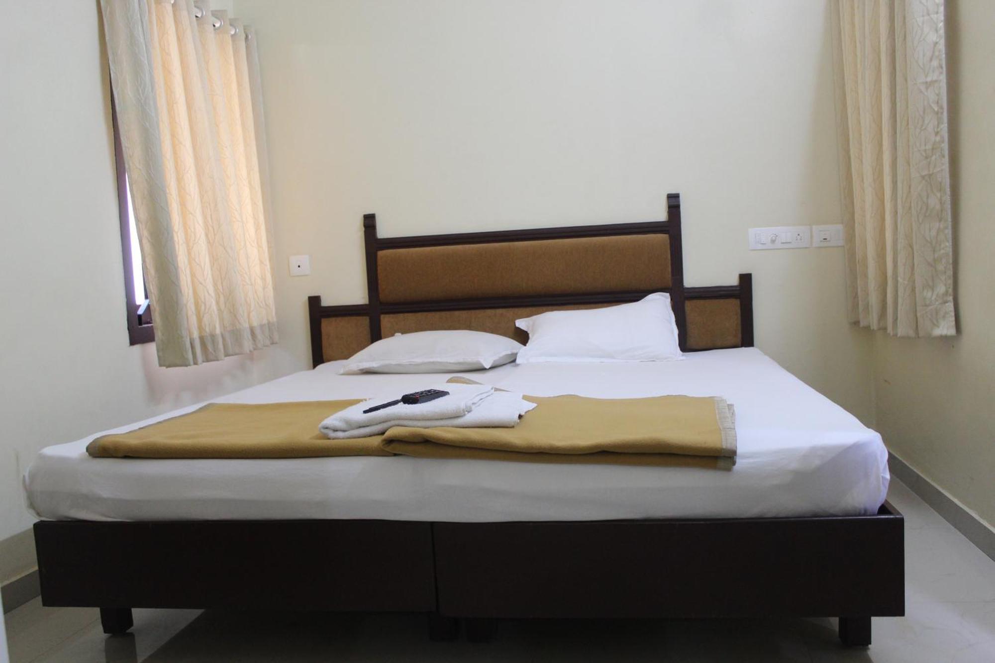 Anna Hotel Thiruvananthapuram Extérieur photo