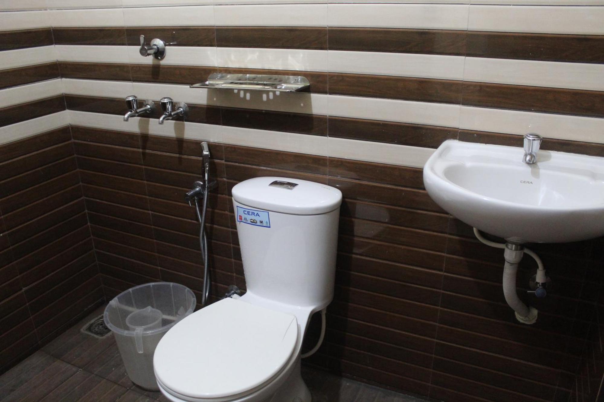 Anna Hotel Thiruvananthapuram Extérieur photo