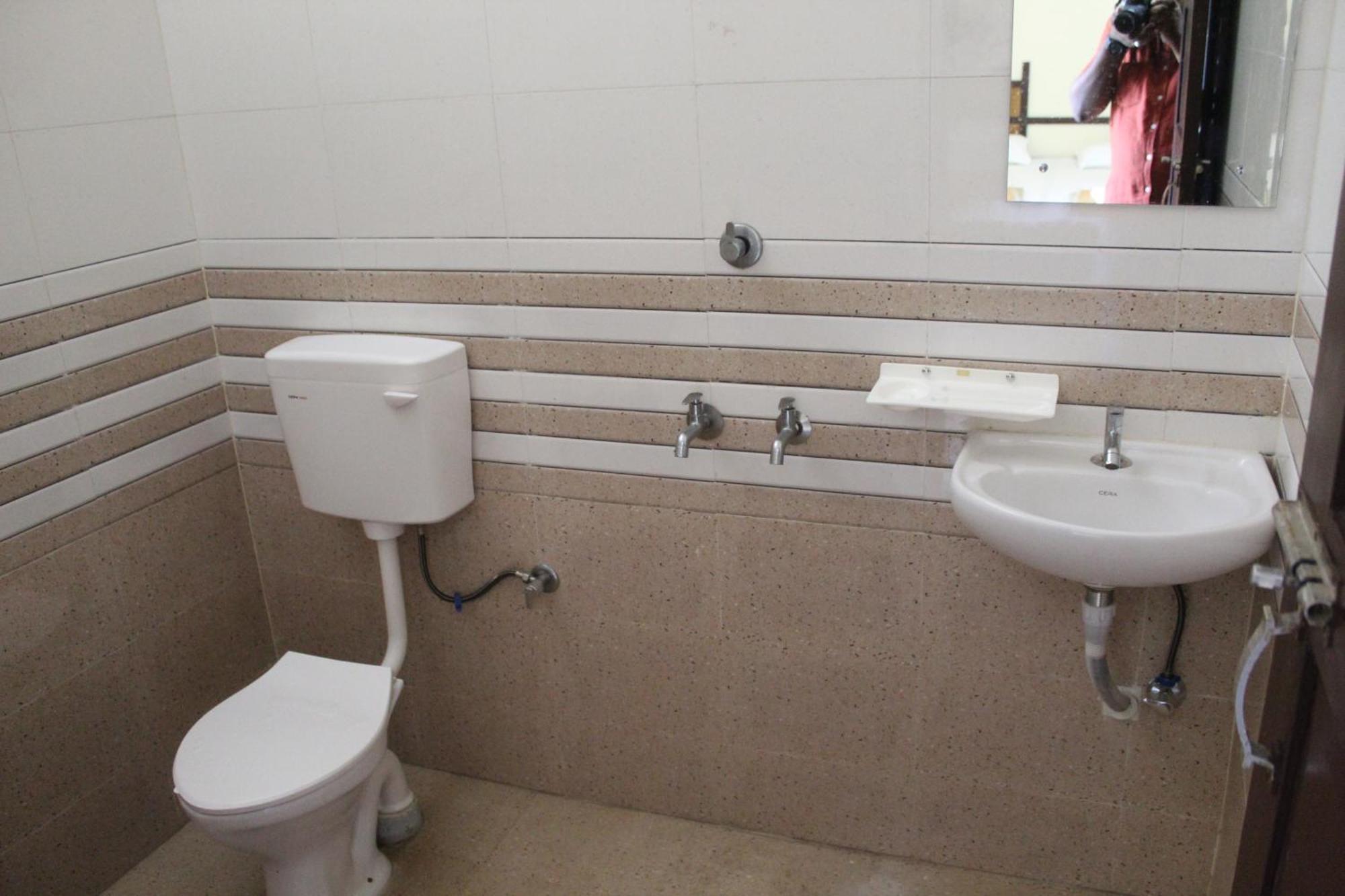 Anna Hotel Thiruvananthapuram Extérieur photo