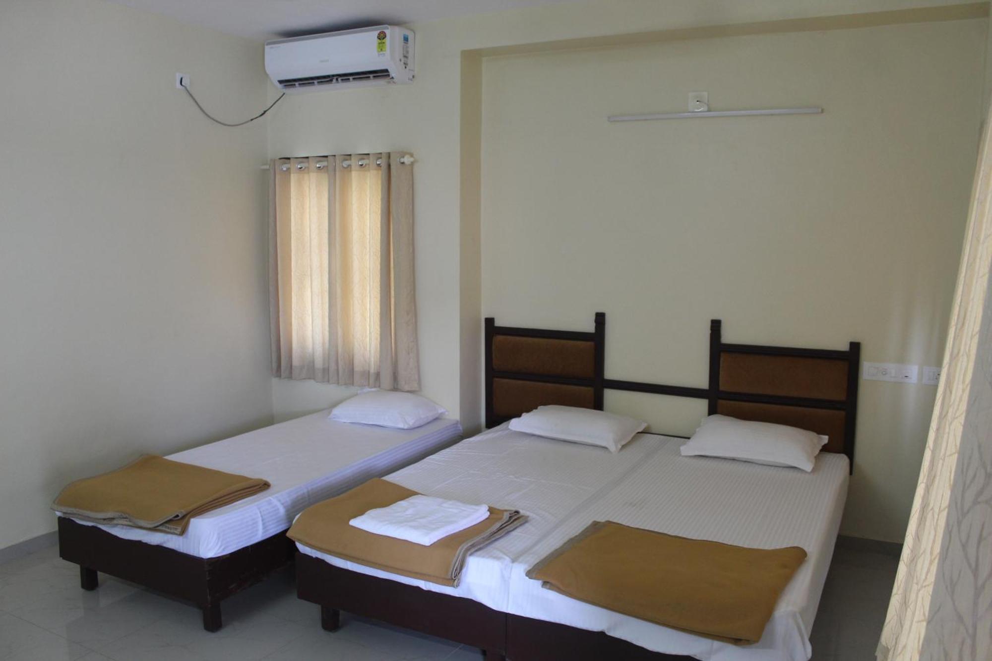 Anna Hotel Thiruvananthapuram Extérieur photo