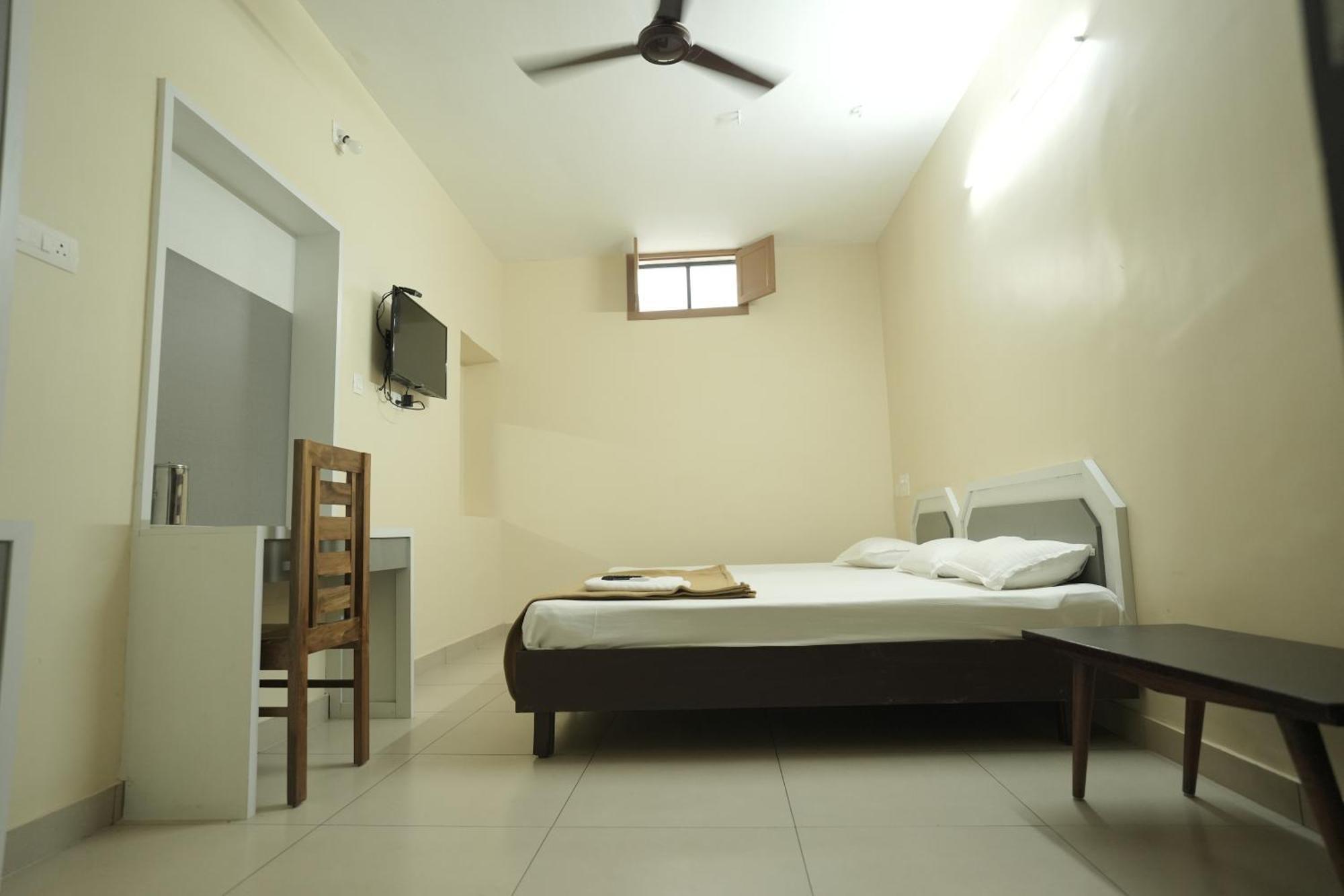Anna Hotel Thiruvananthapuram Extérieur photo