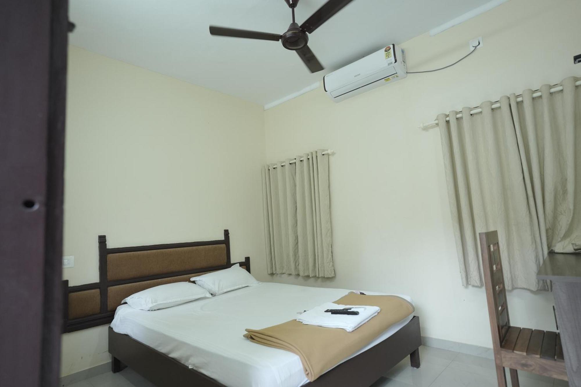 Anna Hotel Thiruvananthapuram Extérieur photo
